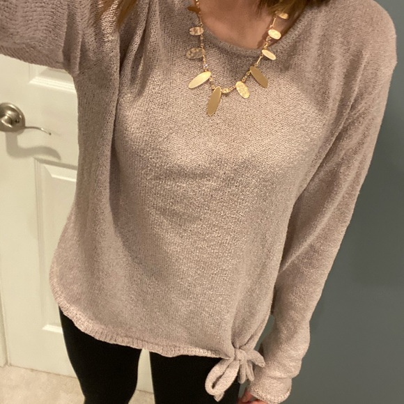 Listicle Sweaters - Bow Detail Sweater 🎀